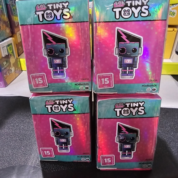 4 LOL Tiny Toys Blind Box Surprises RANDOM L👀K ages 4+ L👀K - Picture 5 of 11